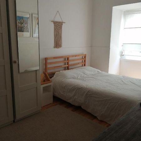 Apartamento Encantador Com Patio Лиссабон Экстерьер фото