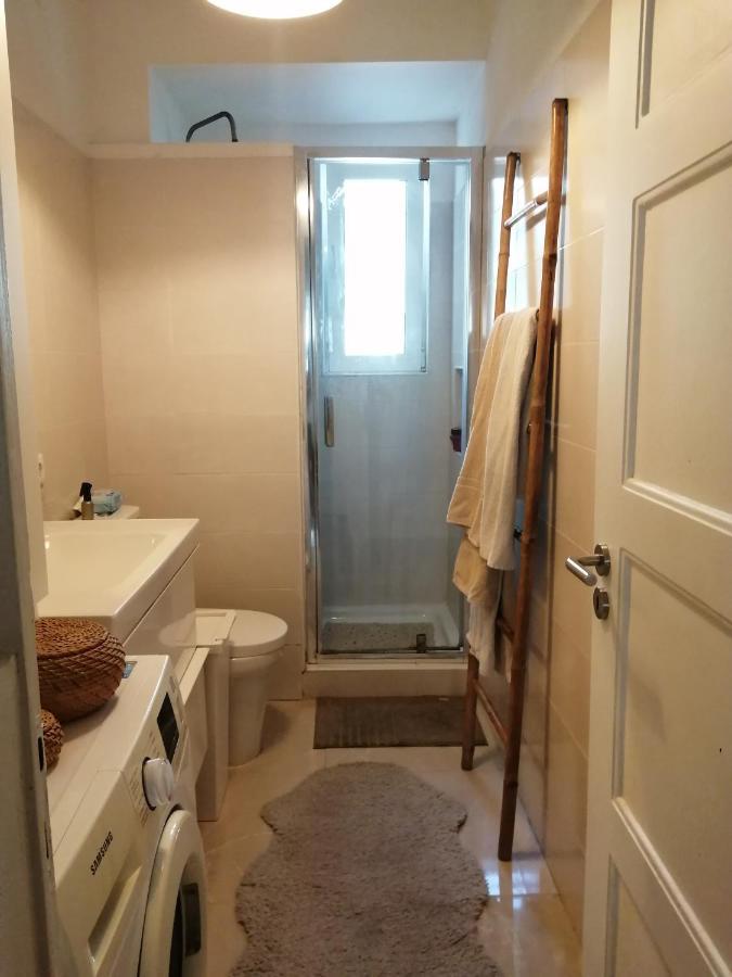 Apartamento Encantador Com Patio Лиссабон Экстерьер фото