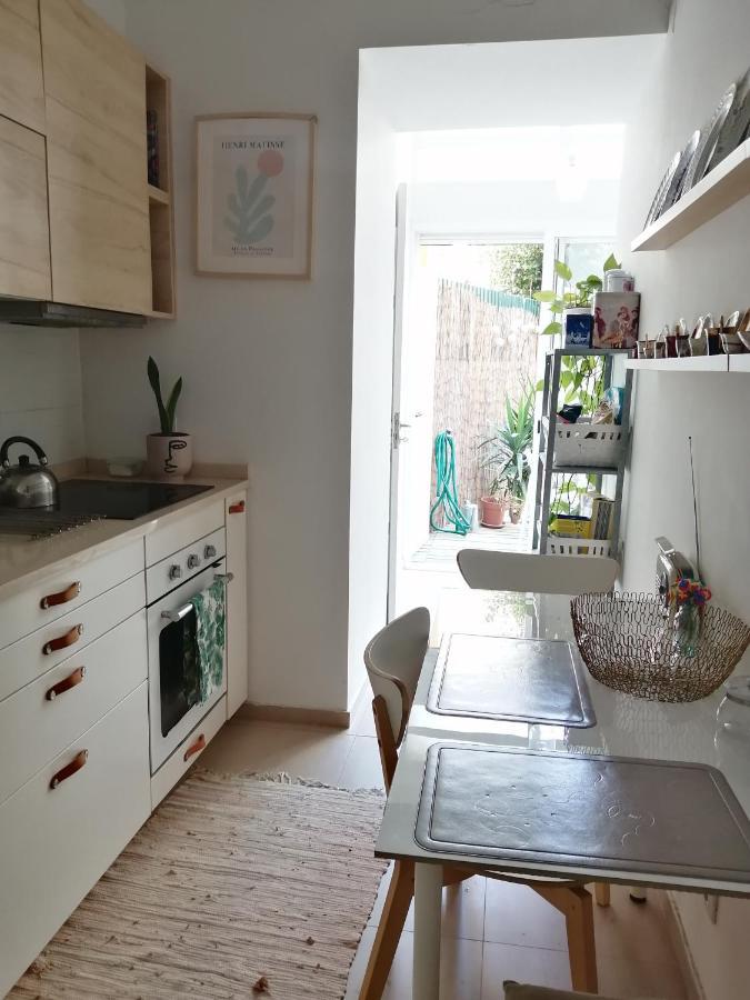 Apartamento Encantador Com Patio Лиссабон Экстерьер фото
