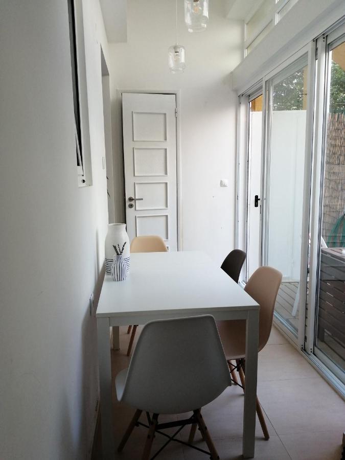 Apartamento Encantador Com Patio Лиссабон Экстерьер фото
