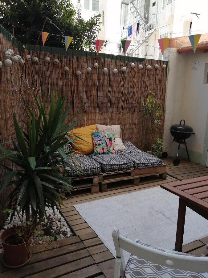 Apartamento Encantador Com Patio Лиссабон Экстерьер фото